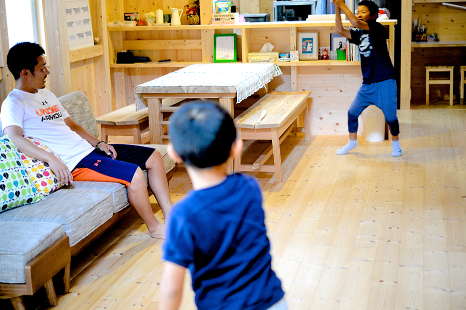 播磨で注文住宅・工務店をお探しの方へ、こどもたちの笑い声が響く家族団欒の場所がある注文住宅