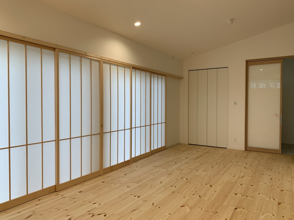 播磨町で平屋の施工実績が豊富な工務店の施工事例（スライドドア）