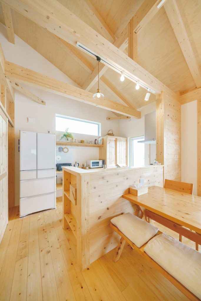 姫路市で平屋の新築注文住宅を建てる！おしゃれな木の家をご紹介：「木の温もりに包まれて年中心地良いお家
